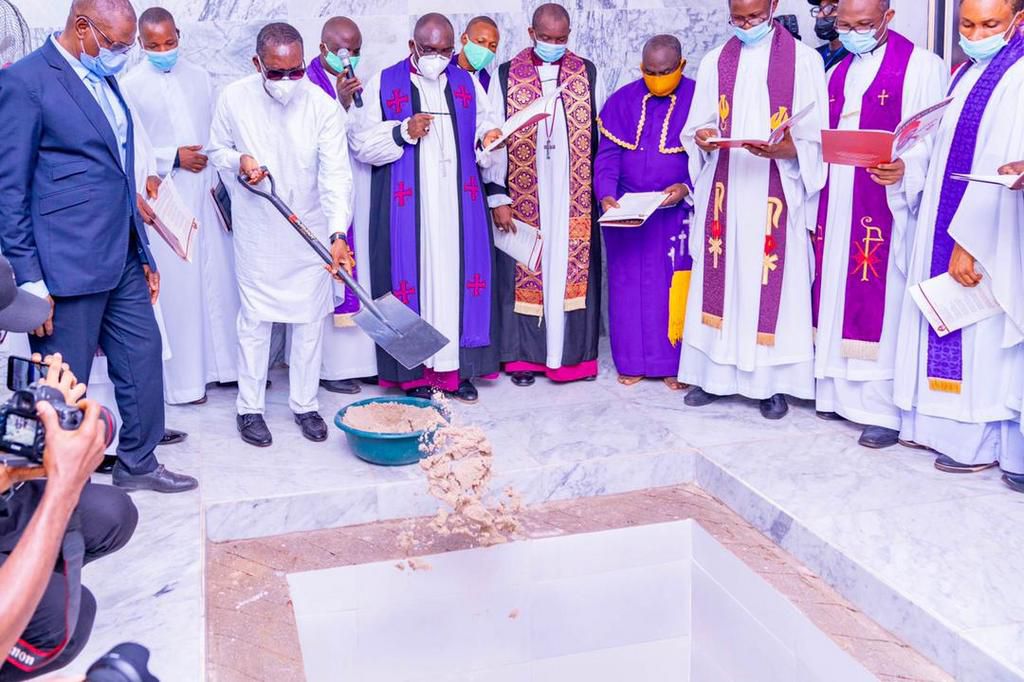 Remains of Sir Okorie Okowa, father of Governor Ifeanyi Okowa of Delta, were on Tuesday, Feb 16, 2021 laid to rest at Owa-Alero, Ika North East Local Government Area of the state.