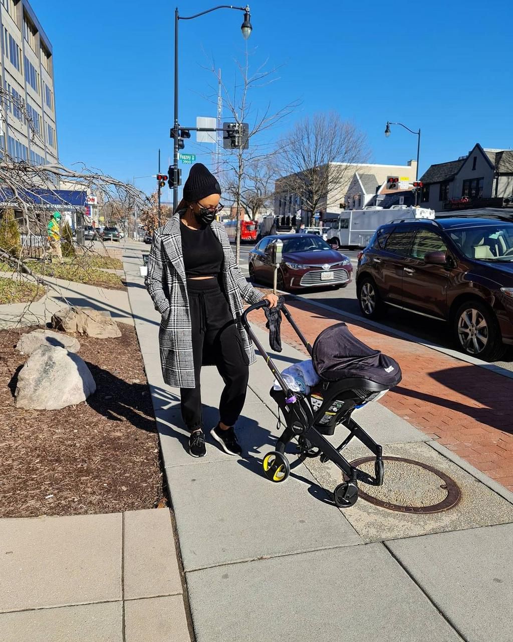 Pic 6 : How it's going🥰🥰[Instagram/AdesuaEtomi]