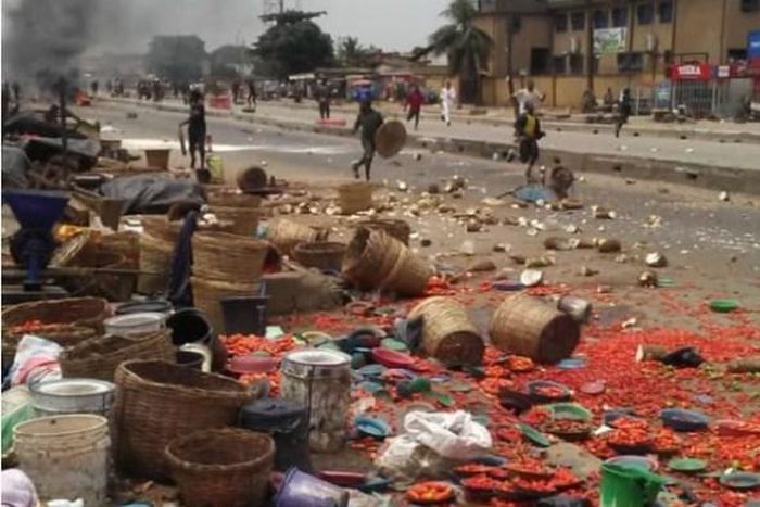 One dead as traders clash in Shasa market in Ibadan. (WuzupNigeria)