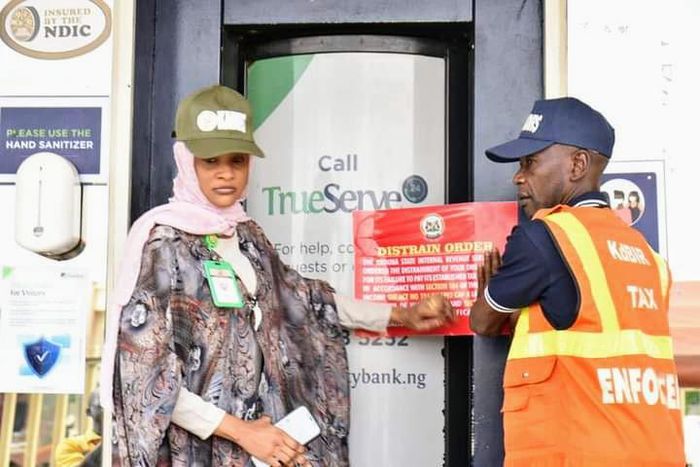 Kaduna govt seals Fidelity Bank branches over N43.3m tax debt. [NAN]
