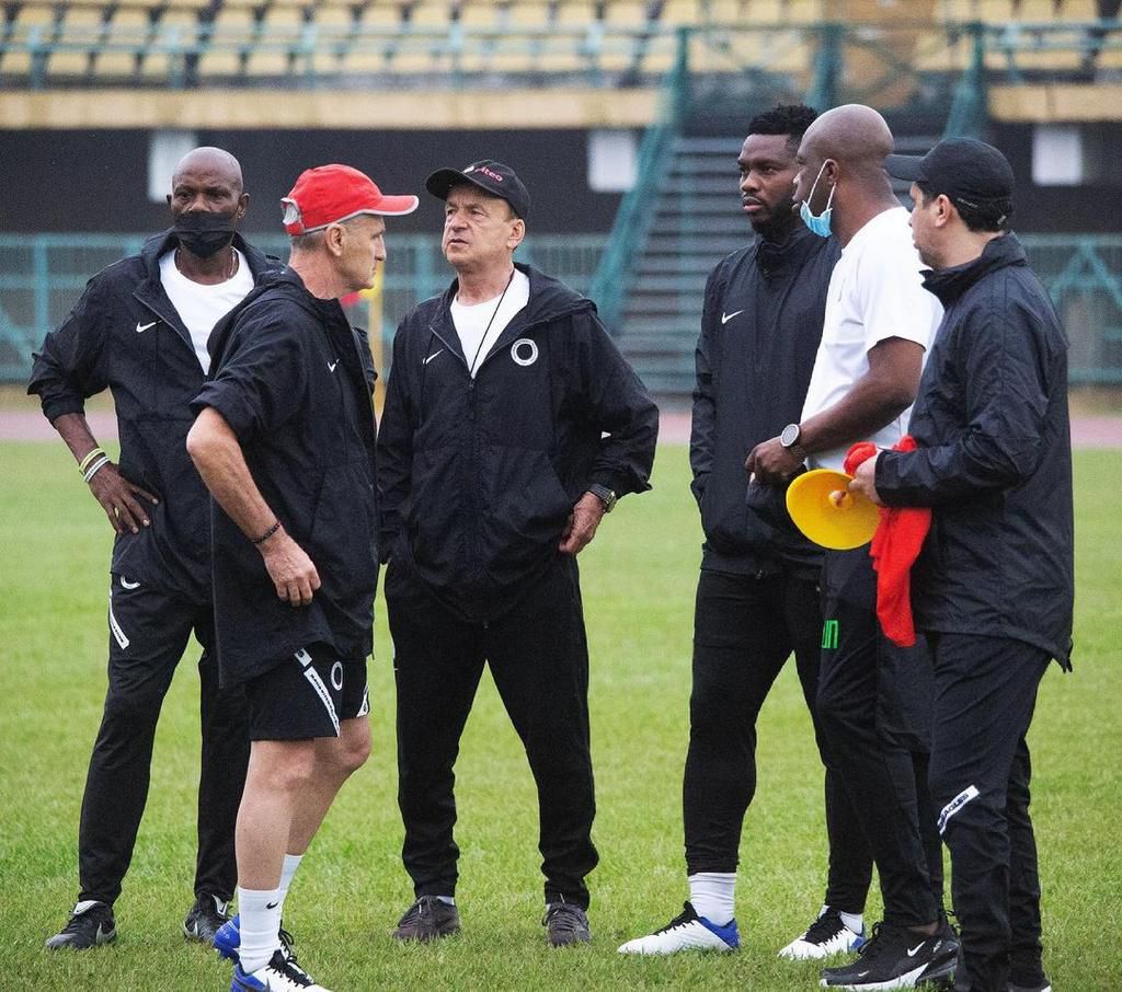 Gernot Rohr, Joseph Yobo (Instagram/Super Eagles)