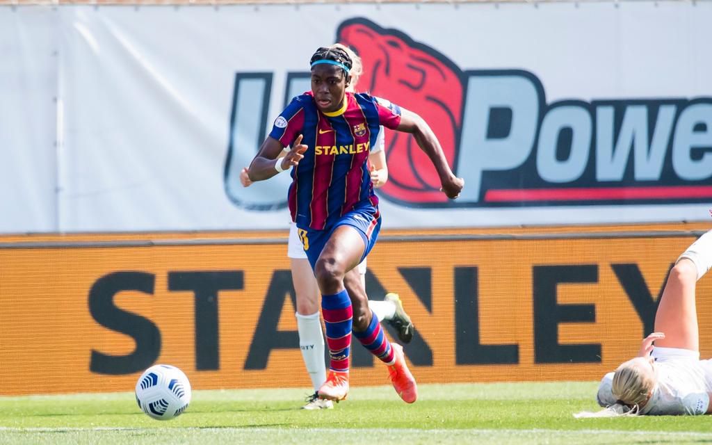Super Falcons of Nigeria striker, Asisat Oshoala  in action for Barcelona. [Twitter/@FCBfemeni]