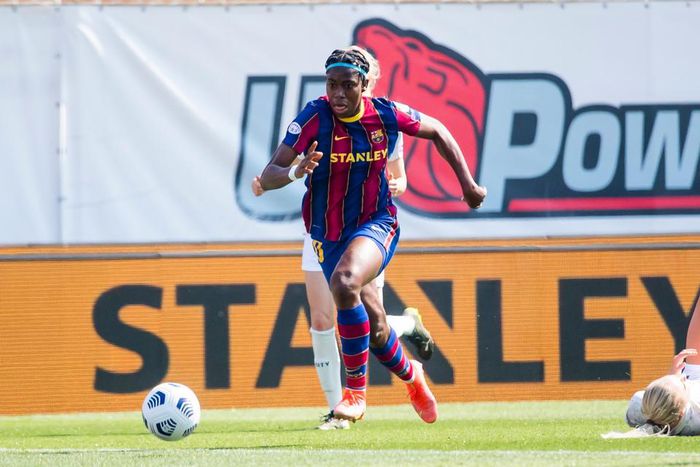 Super Falcons of Nigeria striker, Asisat Oshoala  in action for Barcelona. [Twitter/@FCBfemeni]