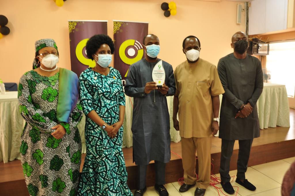 L-R: Chairman Medical Advisory Committee, National Hospital, Dr. Aisha Umar; Representative of the Hon. Min. of Health, Dr. Osagie Ehanire and Director of Hospital Services, Federal Ministry of Health, Dr. (Mrs.) Adebimpe Adebiyi (mni); Award recipient...