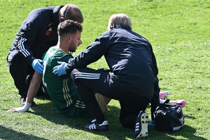 Sheffield United's George Baldock underwent an assessment for concussion during a recent game against Leeds United but was initially allowed to carry on playing