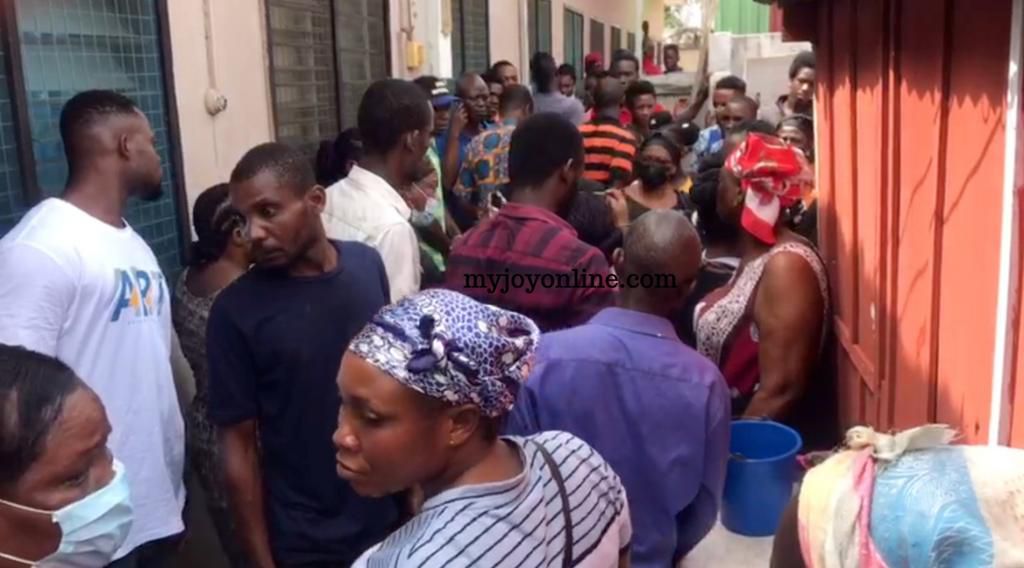 Man kills girlfriend in Ho, tries suicide by cutting open his throat & stomach & hanging twice