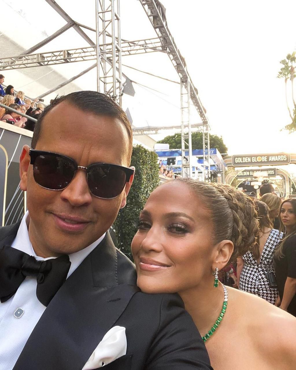 Jennifer Lopez was among those who didn't go home last night with any awards at the Golden Globes and her bae, Alex Rodriguez has some cute words to console her with. [Instagram/Arod]