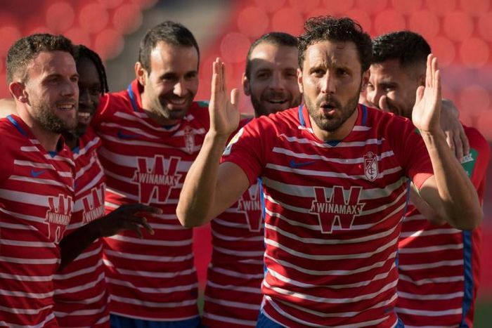 Sanchez (R) celebrates his winning goal