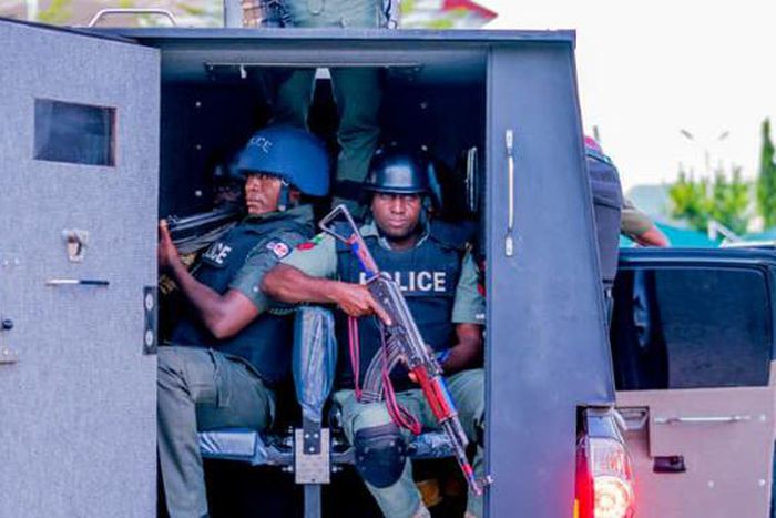 Police kill 2 armed robbery suspects, debunk rumoured bank robbery in Uyo. [Guardian]