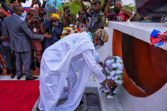 Remembrance Day: Babajide Sanwo-Olu commends security officers on peace keeping (PMNews)
