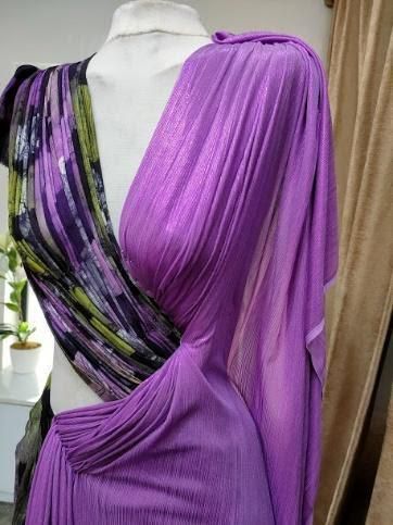 Fashion wears at Nakenohs for display taken with the Reno5