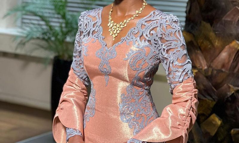Modern Aso-Oke made by Deola Sagoe {instagram/deolasagoe}
