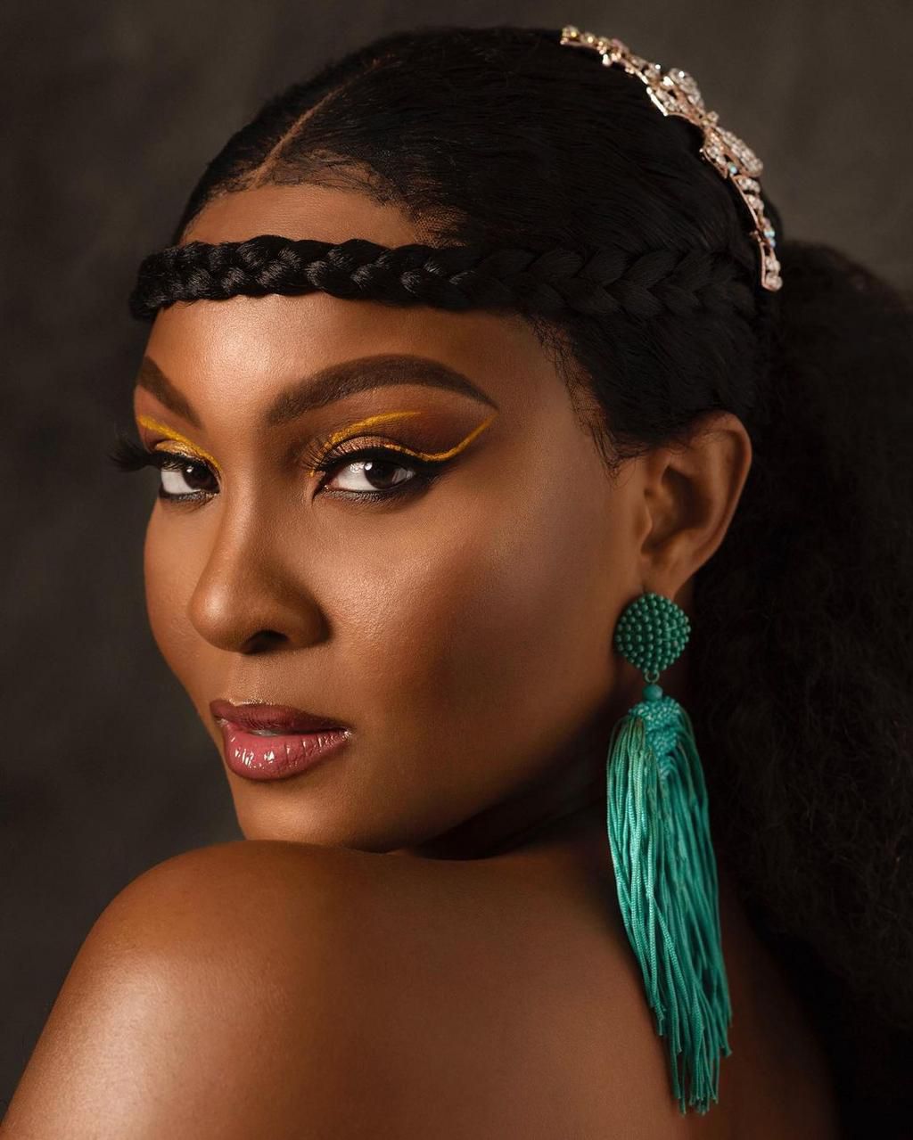 Osas Ighodaro {instagram/osasighodaro}