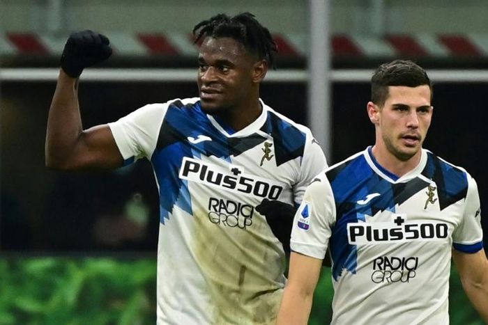 Duvan Zapata scored for Atalanta in a 3-0 win over AC Milan in the San Siro.