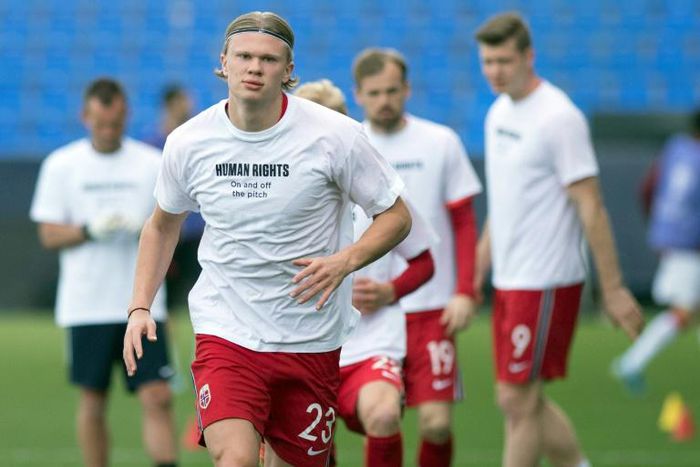 Norway star Erling Braut Haaland wearing a t-shirt with the slogan 'Human rights, on and off the pitch' before his team's World Cup qualifier against Turkey
