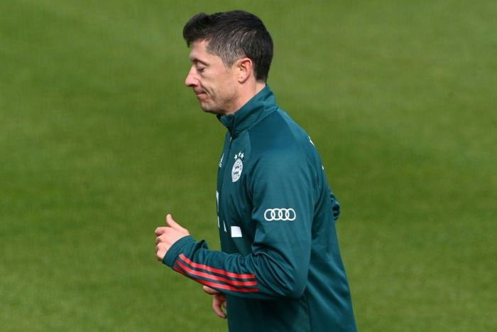 Bayern Munich striker Robert Lewandowski only trained for 40 minutes on Thursday, the club has confirmed