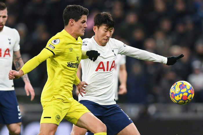 Tottenham's Son Heung-min (R) scored against Brentford