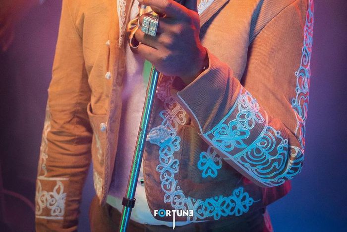 Davido raises over Sh42 million after asking fans to Send him Money [Screenshot]