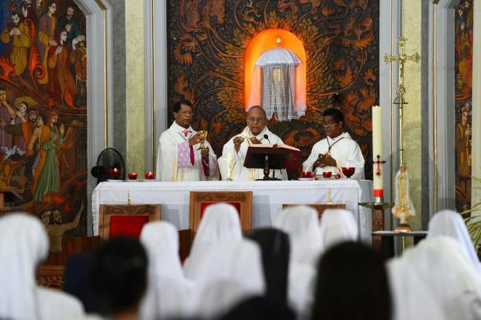 With Catholic churches still closed for services across Sri Lanka, the faithful have had to make do with a televised private mass
