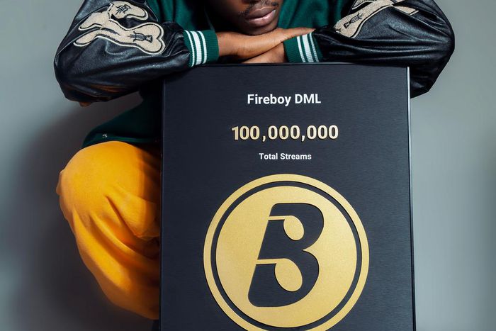Fireboy hits 100 million streams on Boomplay