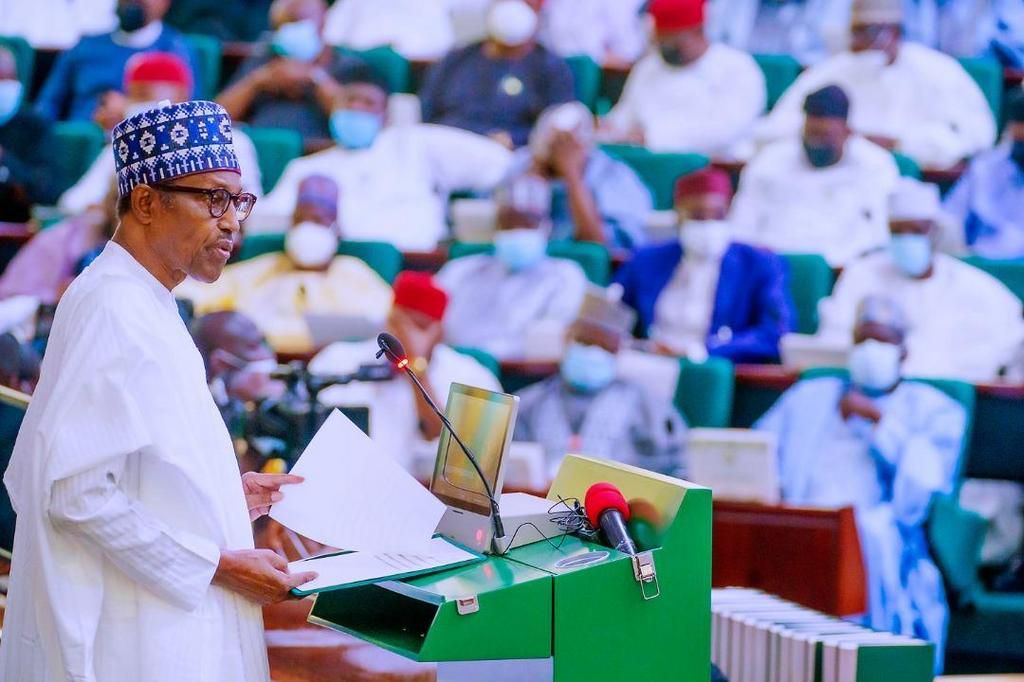 President Muhammadu Buhari presents N16.39trn 2022 Budget proposal to joint session of NASS. [Twitter-Punch]