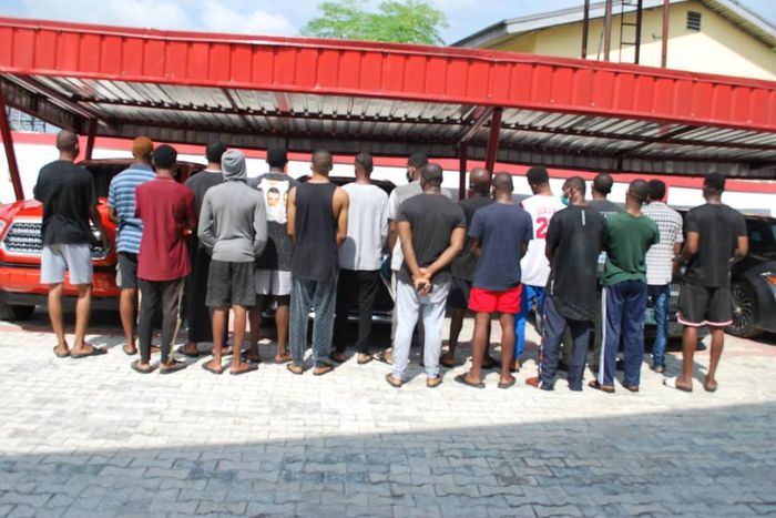 EFCC rounds up 40 suspected internet fraudsters in Port Harcourt. [Vanguard]