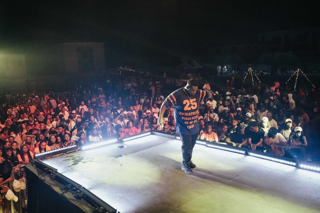 Live In Concert. (PANDA/BadManTej)