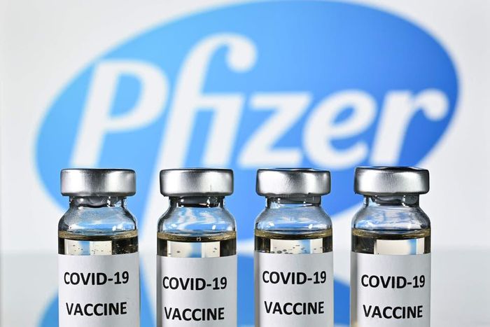 Pfizer vaccine (Evening Standard)