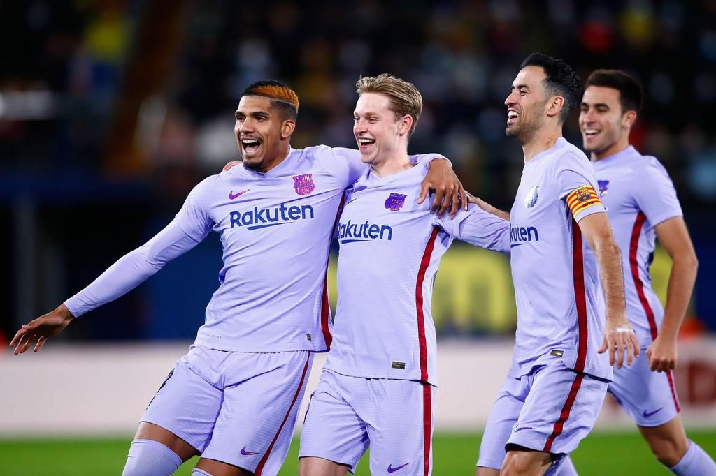 Barcelona players celebrate at Estadio de la Ceramica