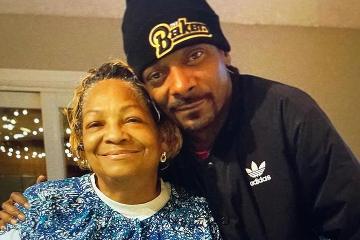 Rapper Snoop Dogg and his mother Beverly Tate [Instagram/SnoopDogg]