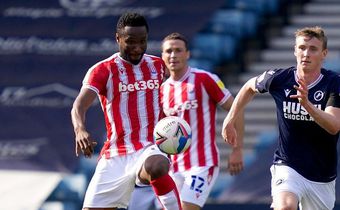 Mikel Obi (Instagram/Stoke City)