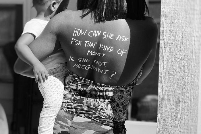 Simi starts nobodylikewoman challenge [instagram/symplysimi]