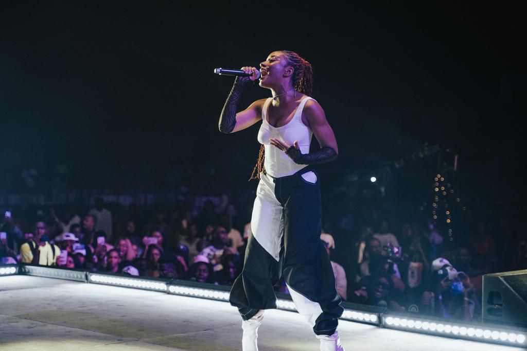 Live In Concert. (PANDA/BadManTej)