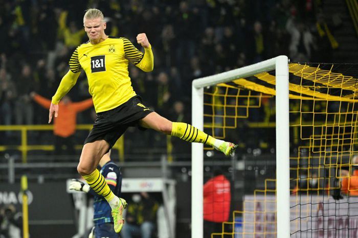 Erling Haaland celebrates his second goal for Dortmund on Wednesday
