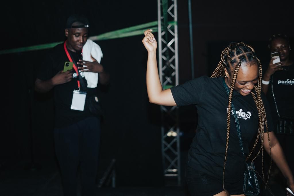 Live In Concert. (PANDA/BadManTej)