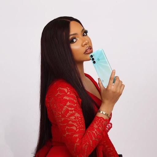 Nengi with the itel S17.