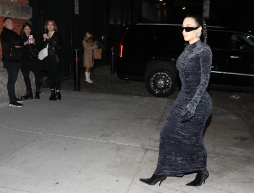 kim kardashian arriving the restaurant for her dinner date [PageSix]