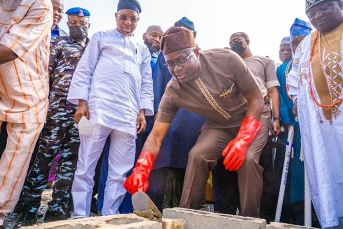 Oyo Govt begins construction of N8.27bn Independent Power supply. [PM News]