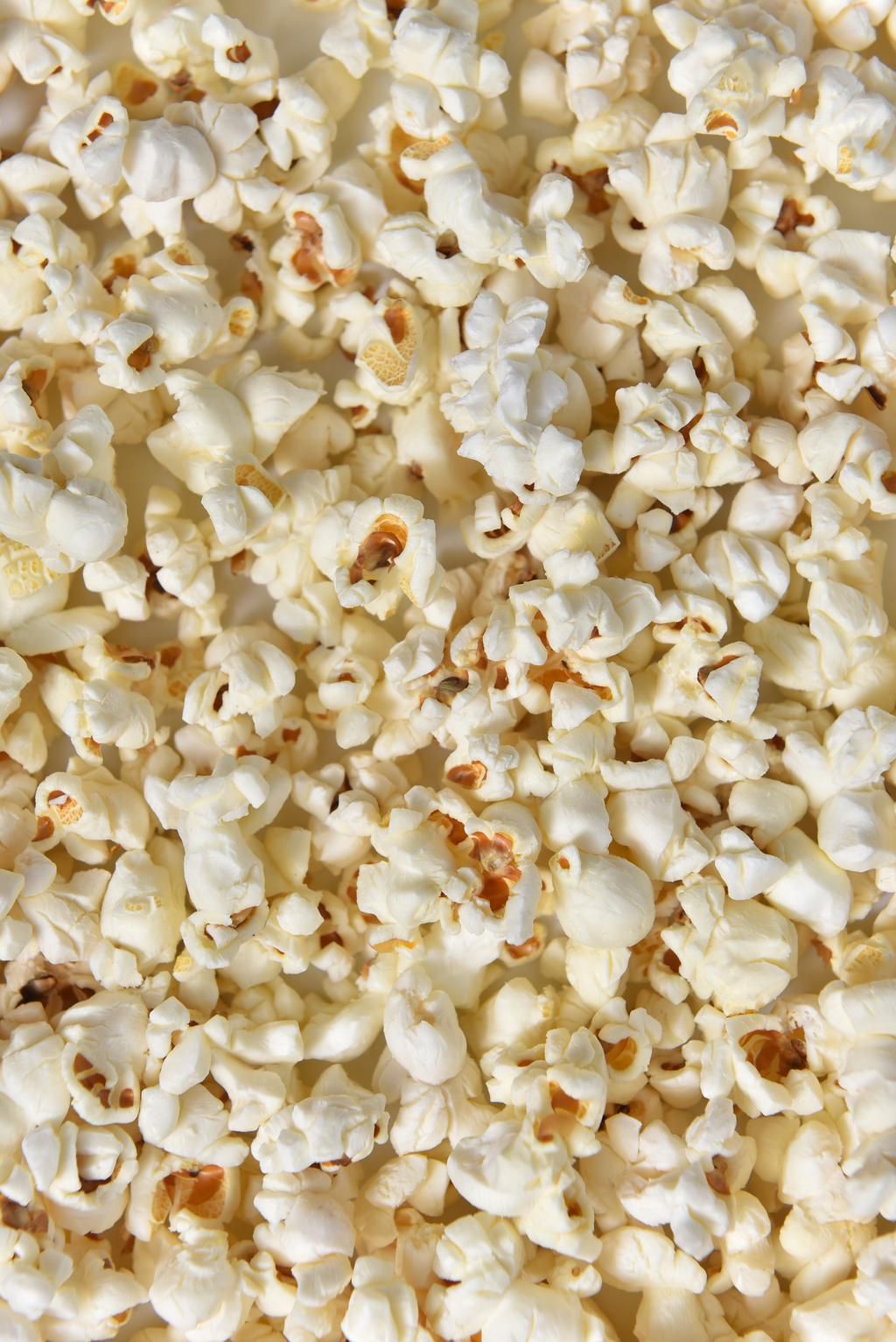Popcorn is a healthy snack [Anna Tis/Pexels]