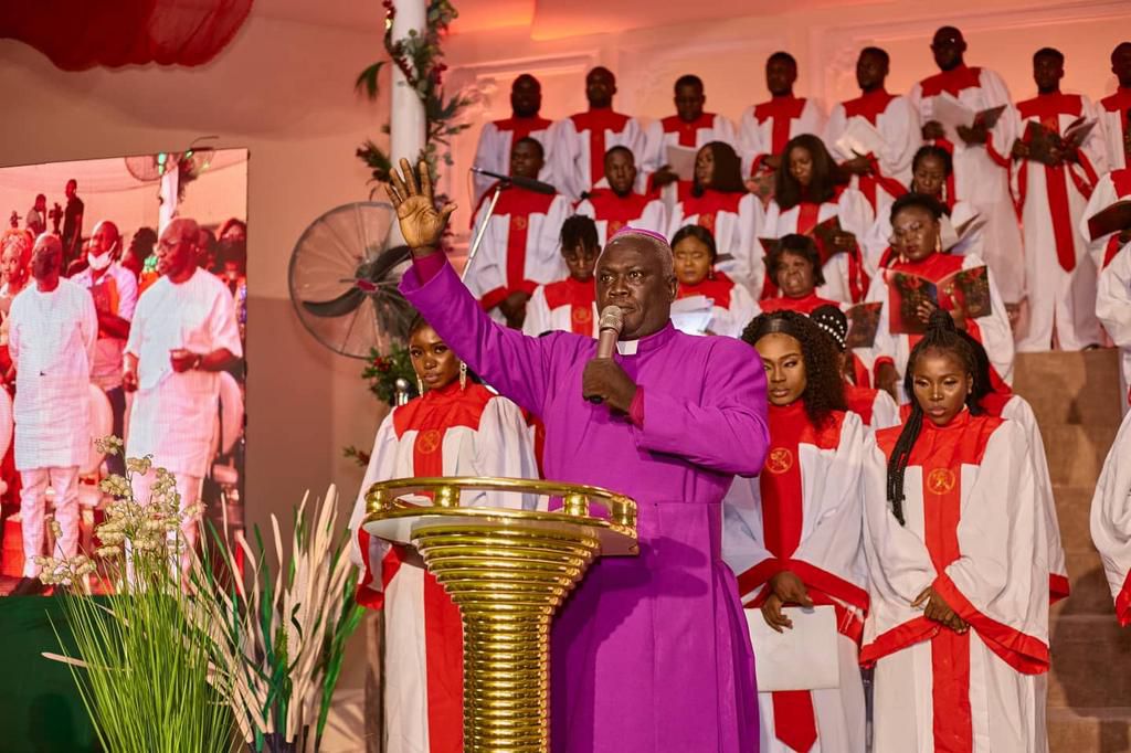 Olu of Warri, Ogiame Atuwatse III hosts inspirational maiden edition of Christmas Carol Service in Warri
