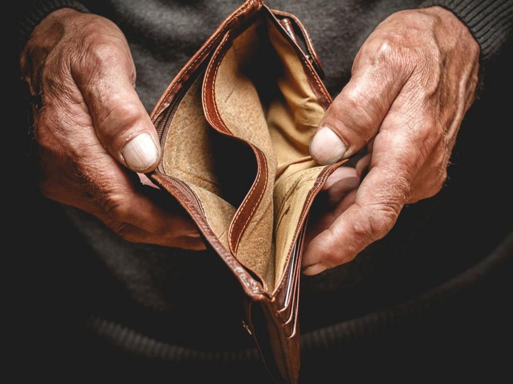 5 money mistakes that can make you go broke if you don’t adjust now