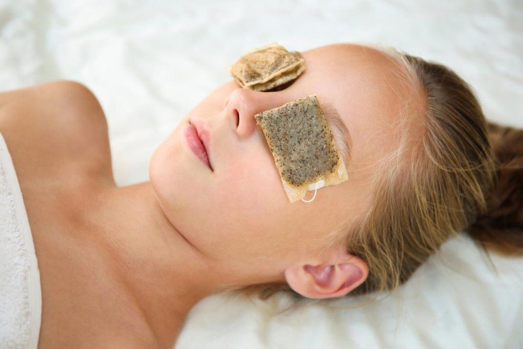 Green tea under-eye treatment [MedicalNewsToday]