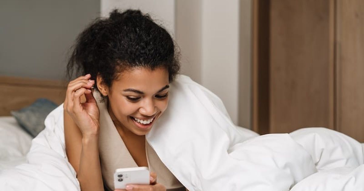 100 Sweet Good Morning Messages for Her: Words That Make Women Fall Deeper in Love