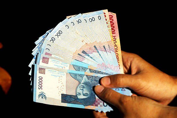 Saiba mais sobre os desafios enfrentados pelos países com as moedas mais fracas do mundo, como o Irão, o Vietname, a Indonésia e a Serra Leoa. Estas nações lutam com instabilidade política, inflação e outros obstáculos para manter o valor das suas moedas. Ao examinar estas questões, compreendemos melhor a importância da cooperação internacional e da estabilidade política na promoção do desenvolvimento económico global.