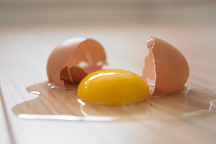 How to easily tell if an egg has gone bad [PhysiciansCommittee]