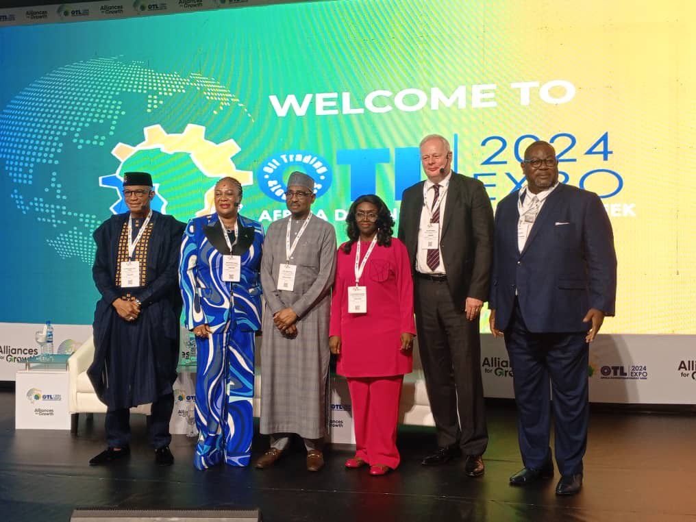 Neste excerto, o CEO do NPAG, Dr. Mustapha Abdul-Hamid, partilha a sua visão para fortalecer a segurança energética do Gana e promover a cooperação económica regional durante a OTL Africa Downstream Energy Week 2024. Ele anuncia um acordo com a refinaria de Dangote para reduzir a dependência das importações, expandir as exportações para os países vizinhos e garantir um abastecimento energético fiável. Abdul-Hamid defende parcerias regionais mais fortes, uma moeda única e investimentos conjuntos em infra-estruturas para superar os desafios energéticos na África Ocidental.