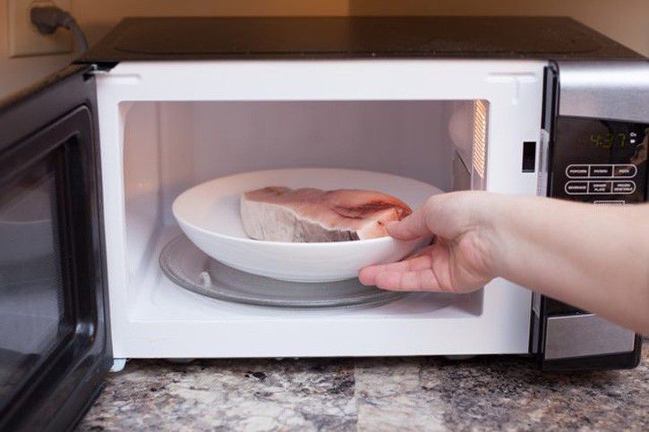 Microwave defrosting [PuriPanganUtama]