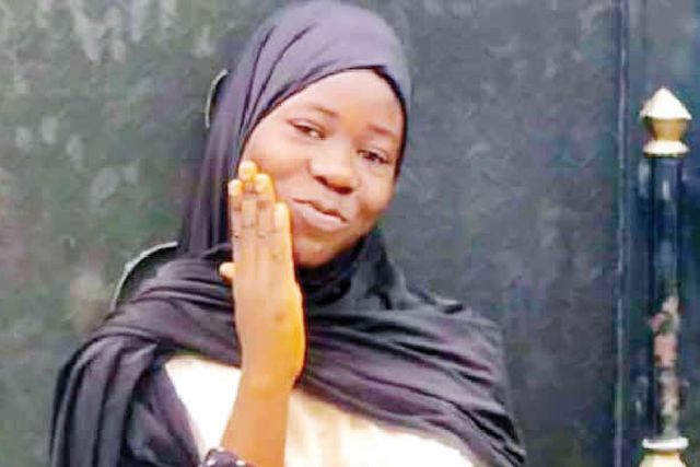 Woman cries out after her 17-year-old daughter went missing  in Lagos