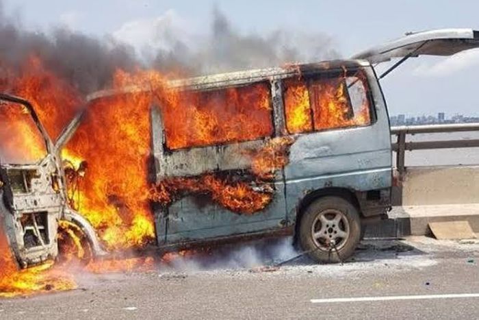 14 travellers narrowly escape death as bus catches fire on Anambra bridge