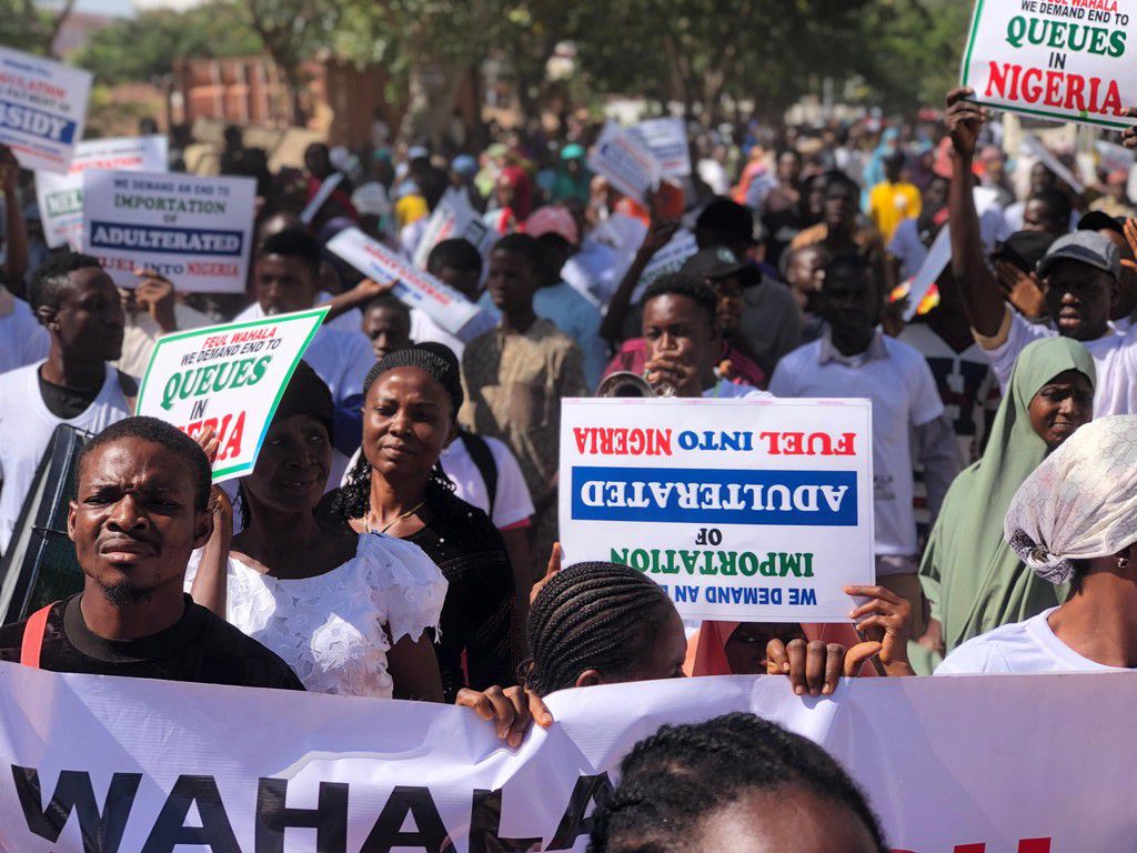 Thousands of protesters at the NNPC towers in Abuja on Monday, November 4. [Original]